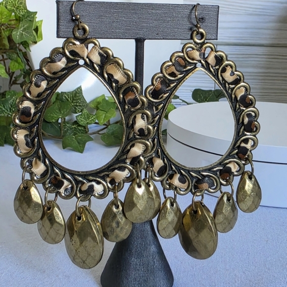 Large Statement Gold Teardrop Animal Print Earrings - Picture 3 of 7